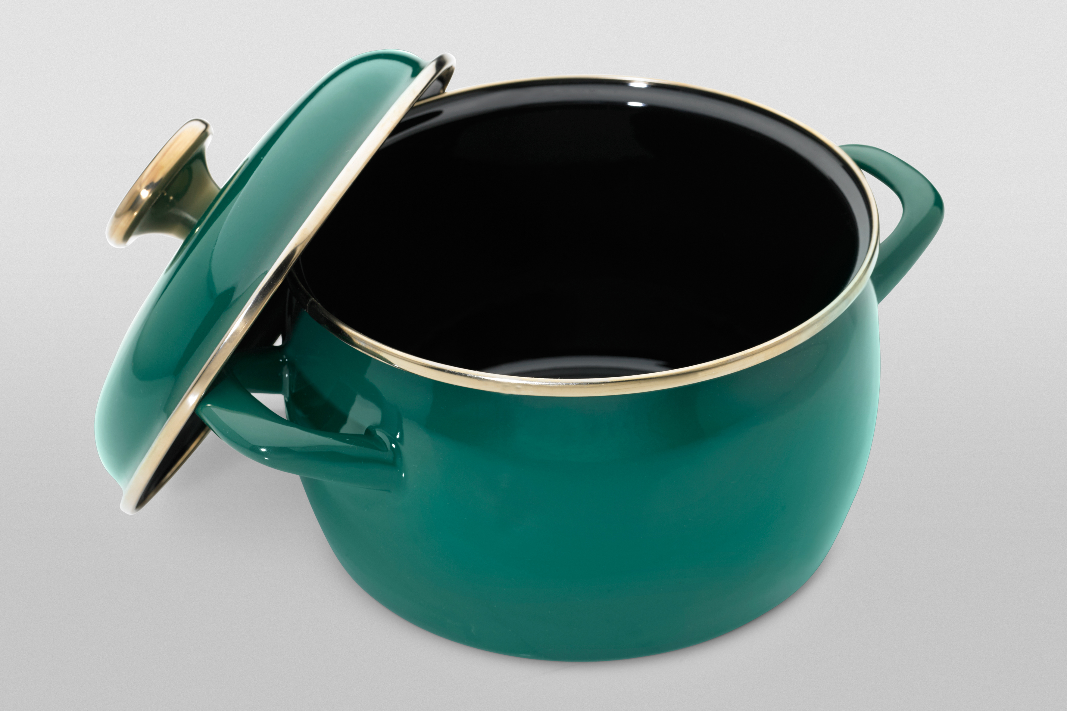 Кастрюля глубокая эмалированная с металлической крышкой, 5.7 л