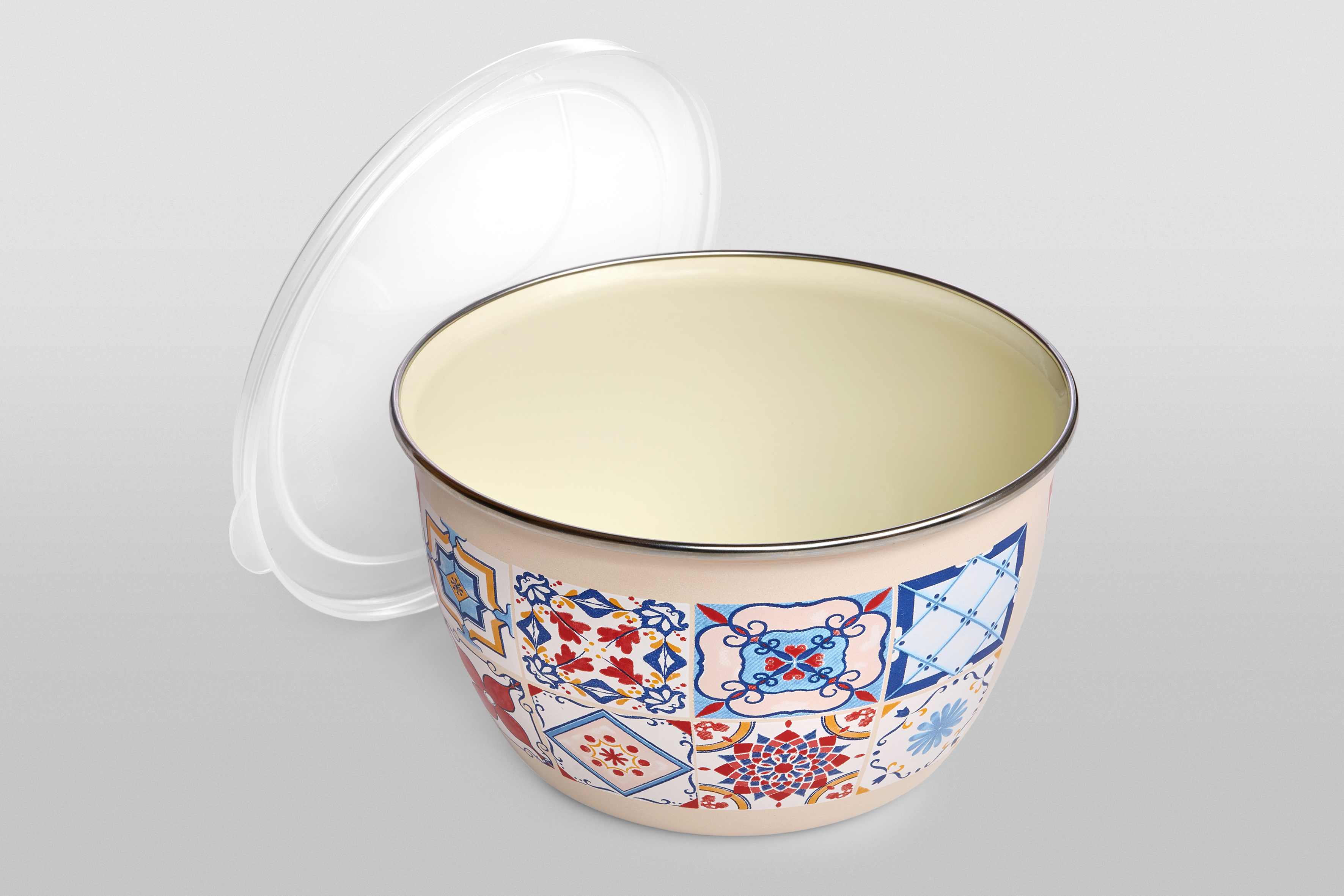 Миска эмалированная без ручек с пластиковой крышкой, 1.1 л