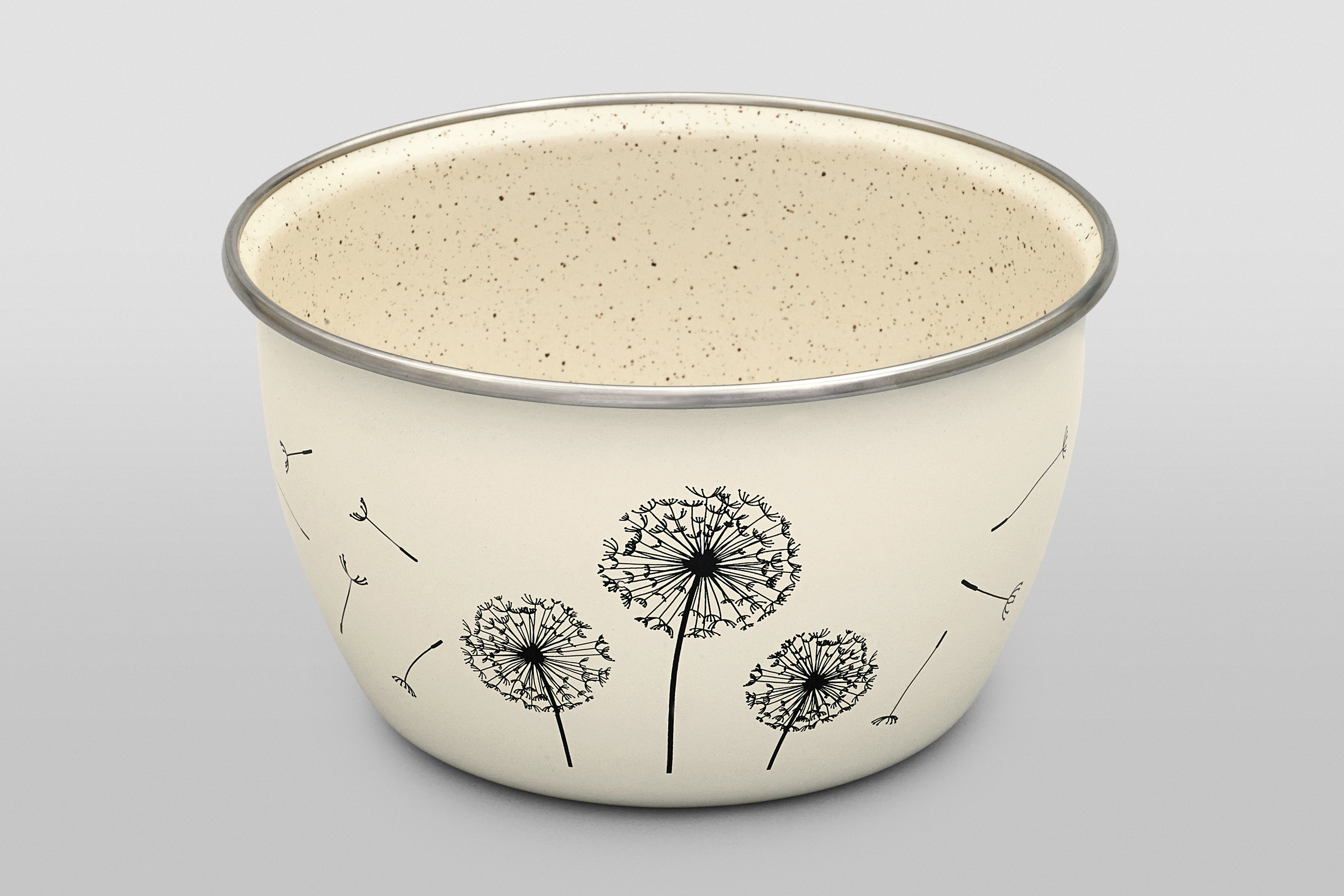 Миска эмалированная без ручек с пластиковой крышкой, 2.4 л