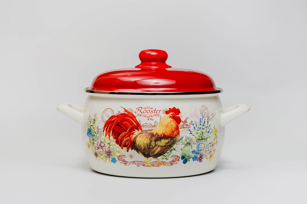 Кастрюля глубокая эмалированная с металлической крышкой, 2.2 л