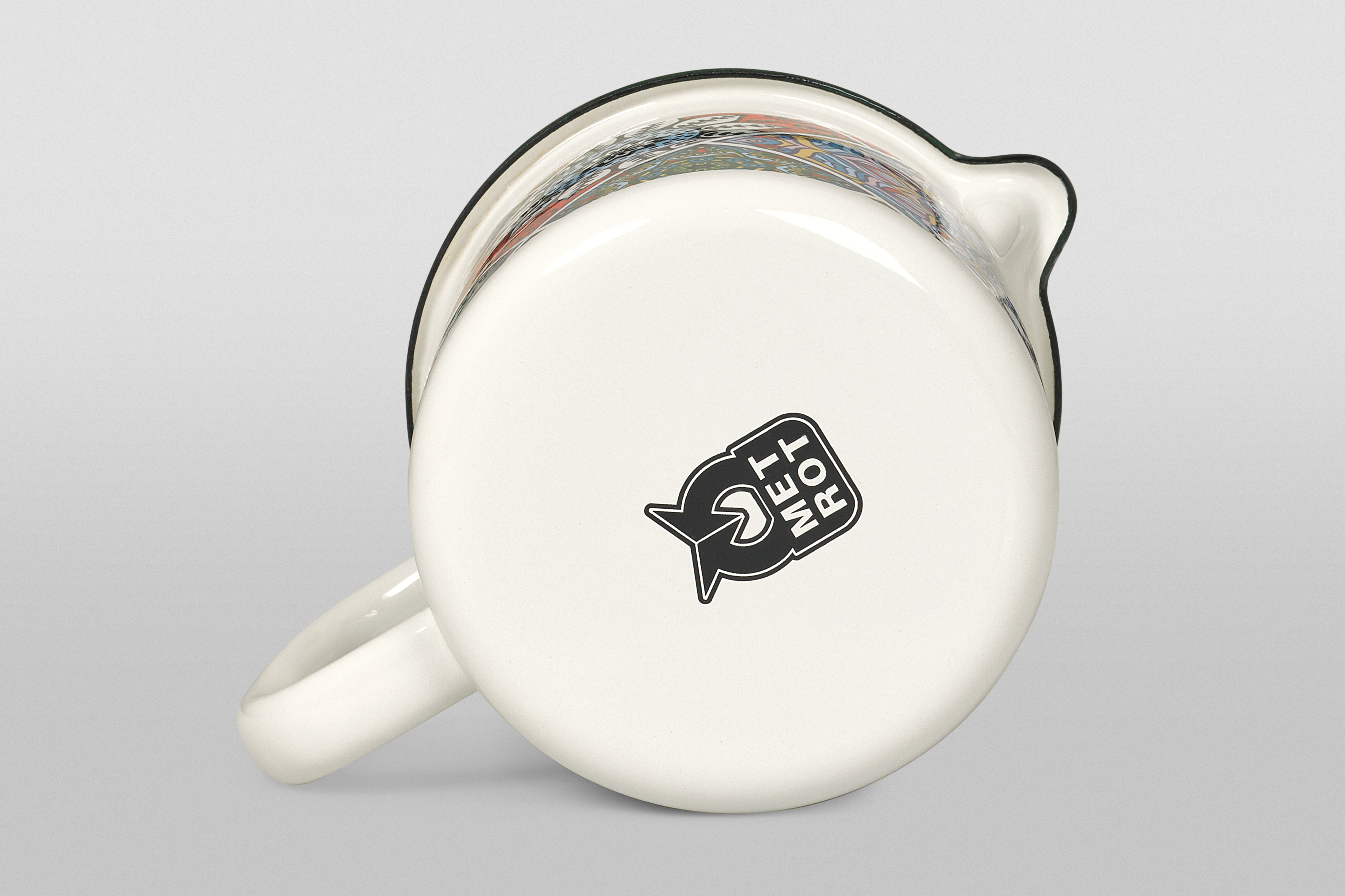 Кружка эмалированная с носиком, 10 см, 0.8 л